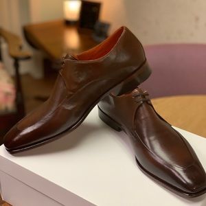 NEW PAIR OF ANTHONY PAYTON SIGNATURE SHOES